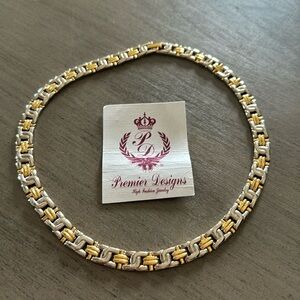 Premier design necklace